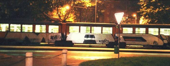 BWILD + BROS  E2E TRAM ATM 2002